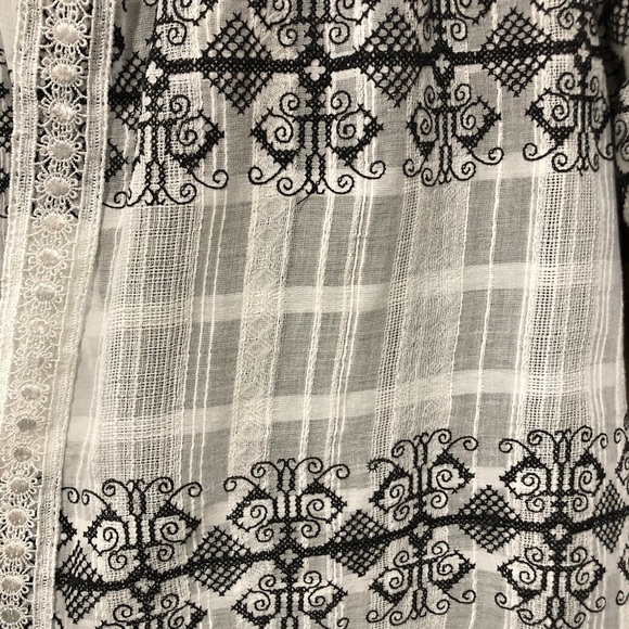 𝅺NANETTE Lepore embroidered bell sleeve topper drapey blouse Small - Picture 2 of 4